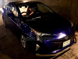New Toyota Prius 2018 Blue