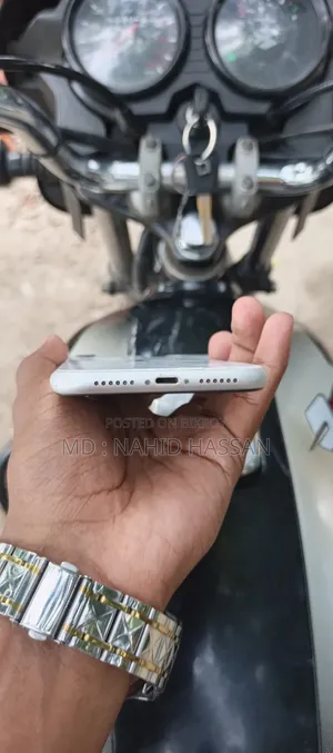 New Apple iPhone 11 128 GB White