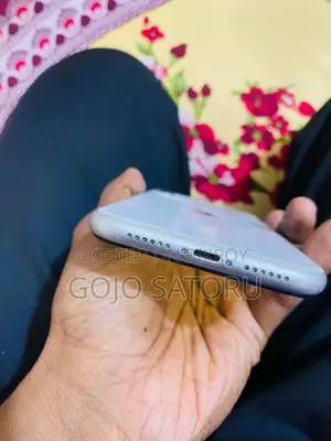 অ্যাপল আইফোন ১১ ৬৪ জিবি হোয়াইট