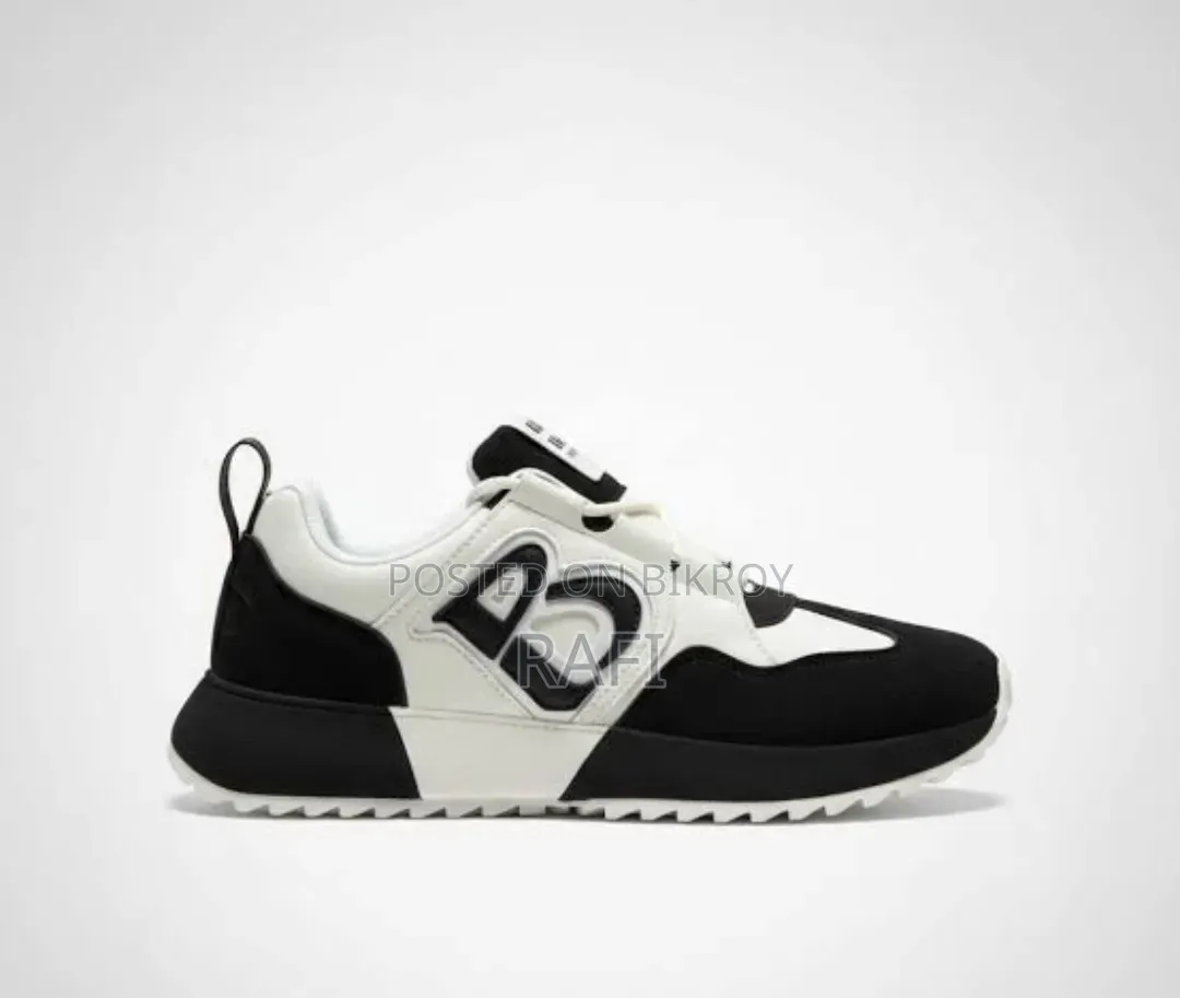 Trendy Black White Casual Sneakers – Lightweight Sports