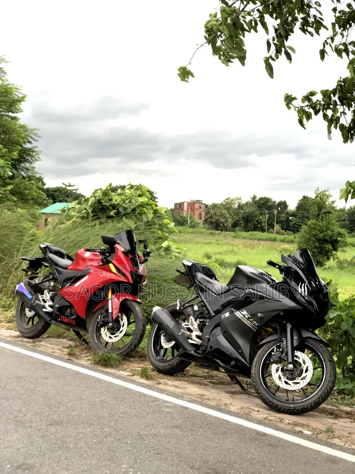 ইয়ামাহা আর১৫ ভি৩ ২০২২ কালো