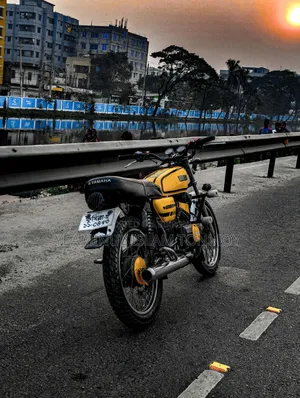 Yamaha 2002 Yellow