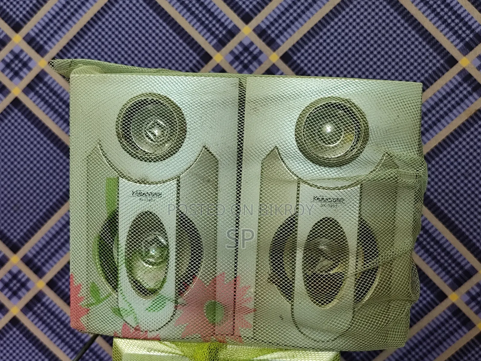 একটি ভালো মানের স্পিকার সেল করা হবে