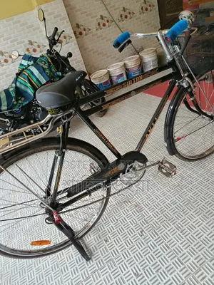 একটা ২৮" ক্লাসিক সাইকেল বিক্রি করা হবে