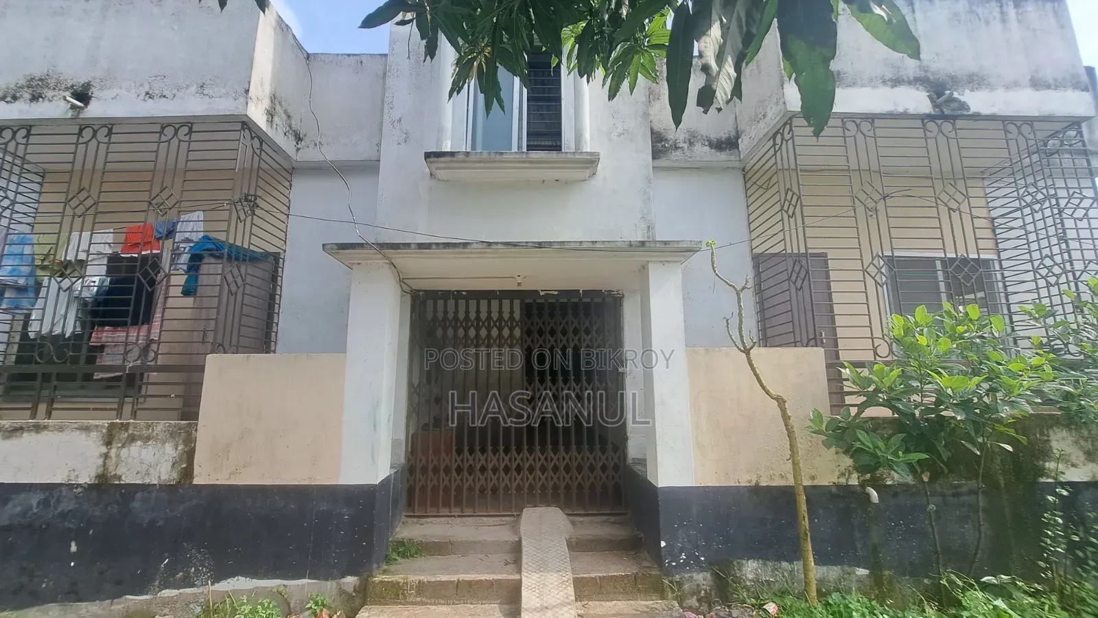 টাকার জন্য বাড়ি টি বিক্রি করা হচ্ছে অতি কম দামে