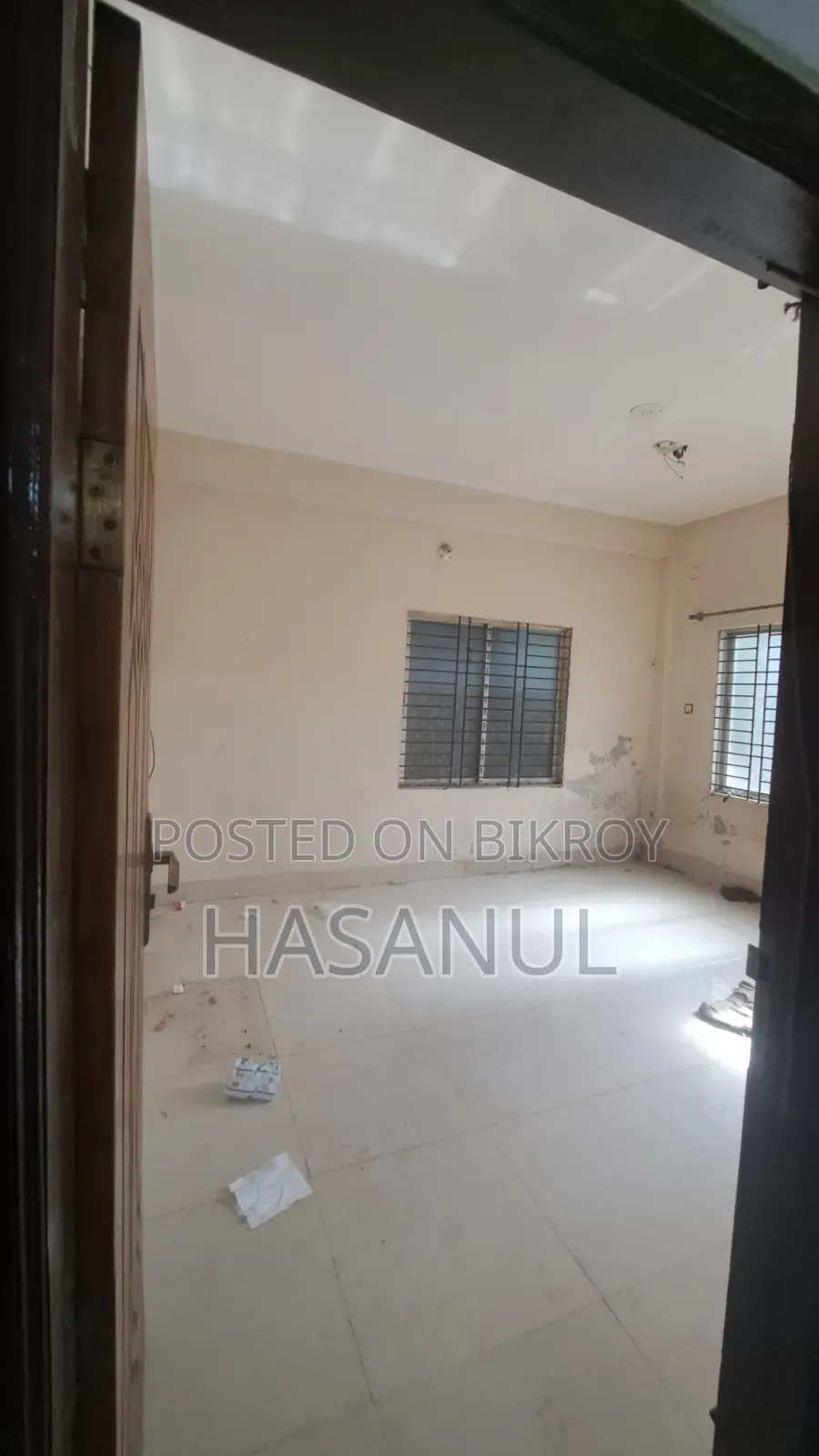 টাকার জন্য বাড়ি টি বিক্রি করা হচ্ছে অতি কম দামে