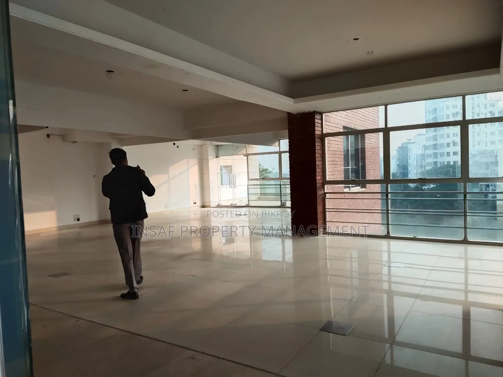 2900 Sqft Open Office Space For Rent Gulshan 1 Lake View Nice Space