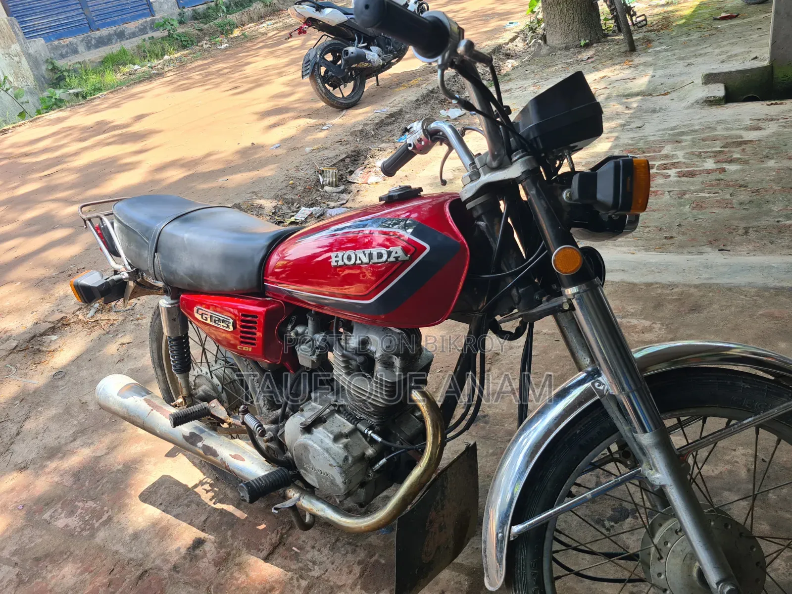 হোন্ডা ২০০৪ লাল
