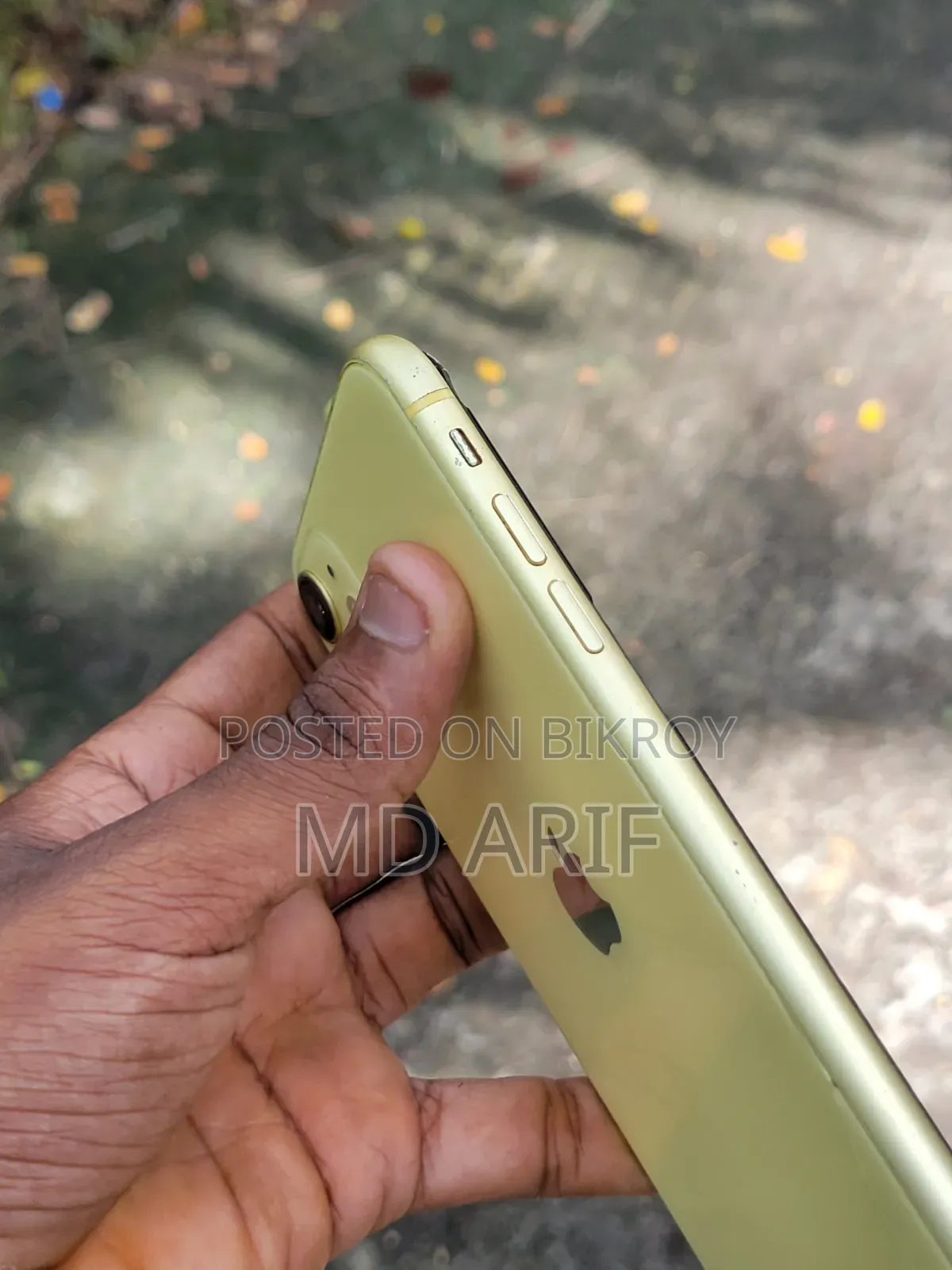 অ্যাপল আইফোন ১১ ৬৪ জিবি হলুদ