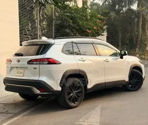 Toyota Corolla Cross 1.8 Hybrid AWD 2021 Pearl