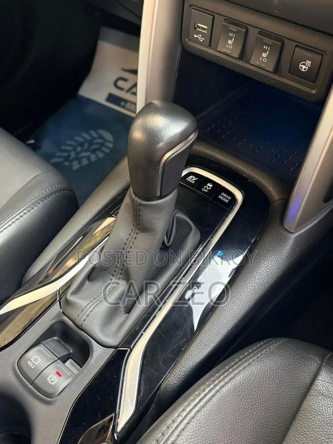 Toyota Corolla Cross 1.8 Hybrid AWD 2021 Pearl