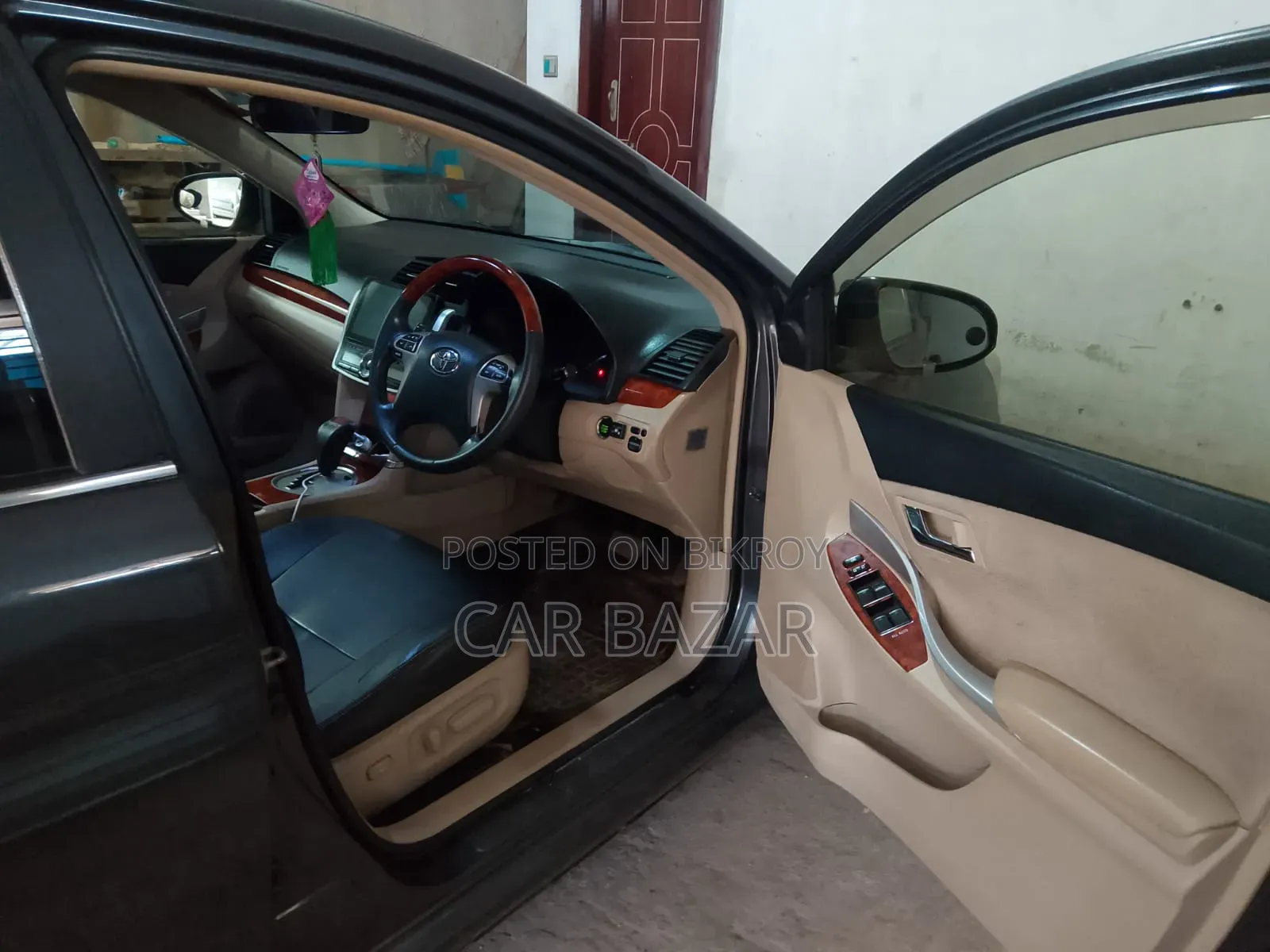 টয়োটা প্রিমিও ১.৫ এফডব্লিউডি ২০১৩ গ্রে
