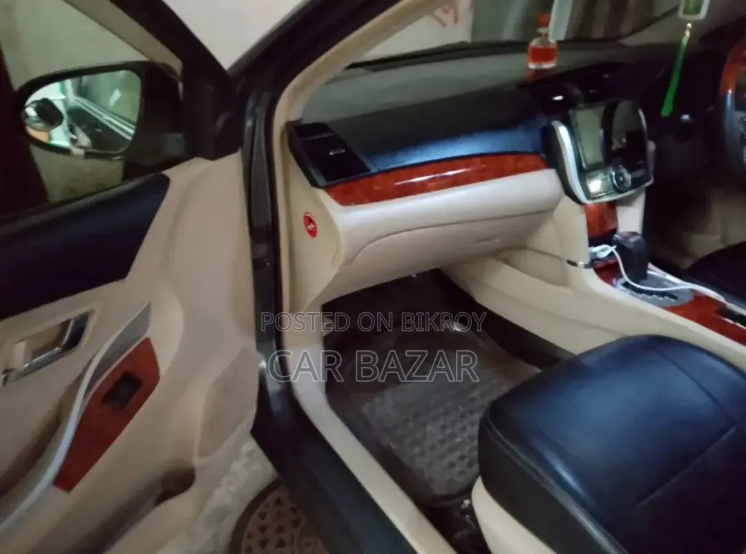 টয়োটা প্রিমিও ১.৫ এফডব্লিউডি ২০১৩ গ্রে