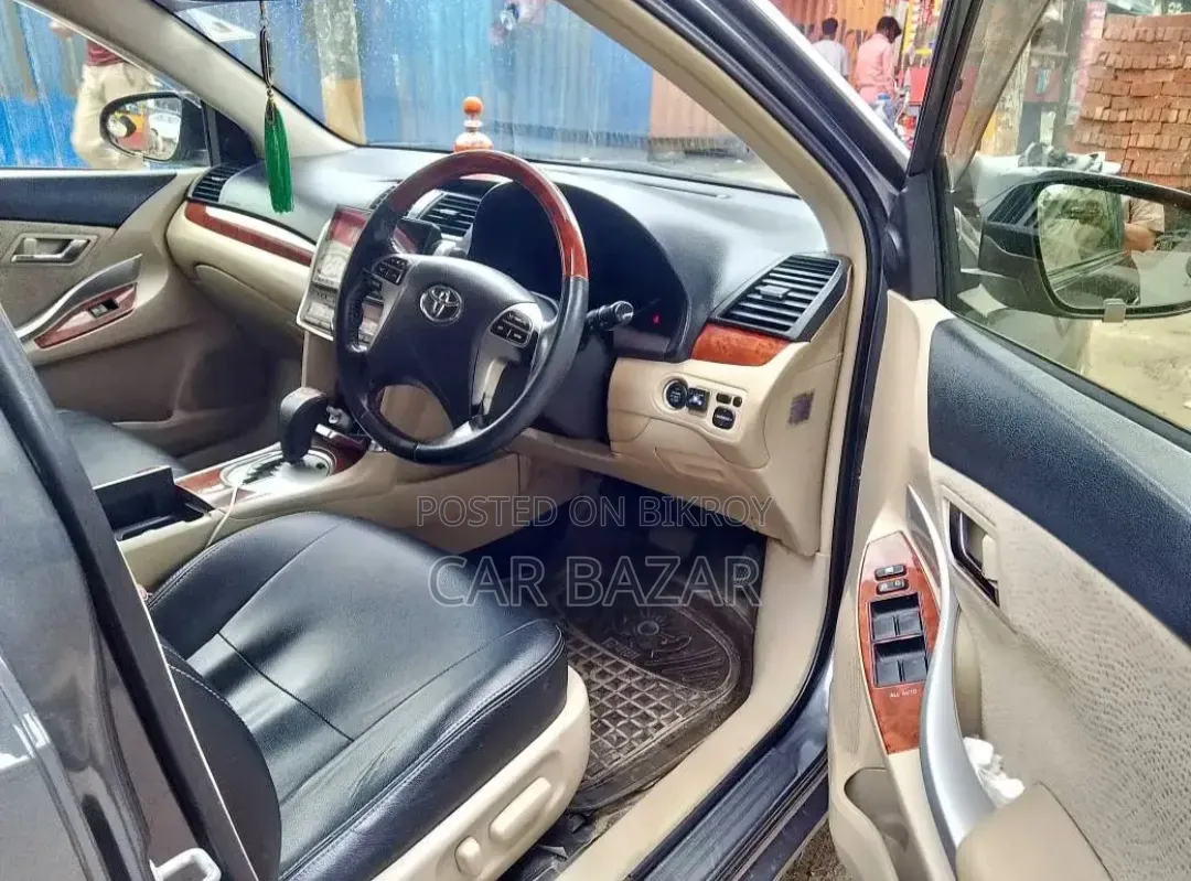 টয়োটা প্রিমিও ১.৫ এফডব্লিউডি ২০১৩ গ্রে