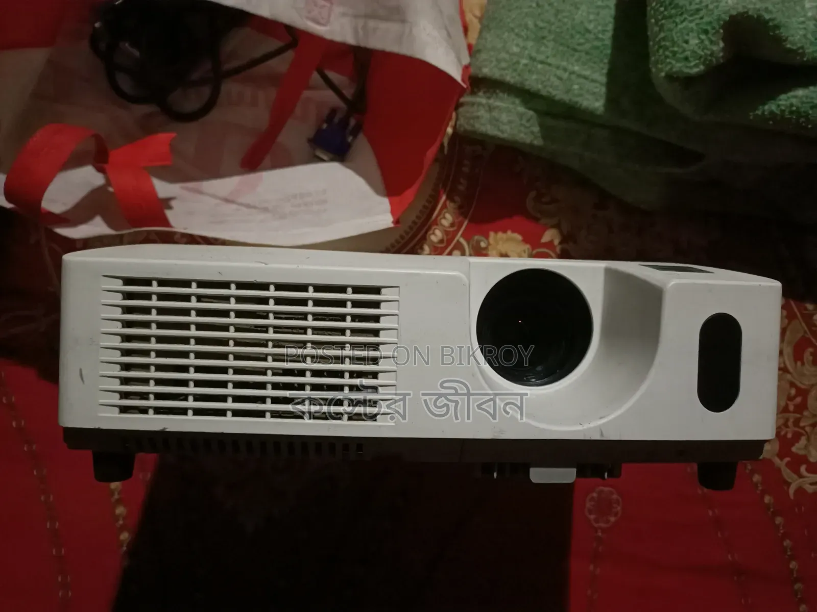 হিটাচি প্রজেক্টর