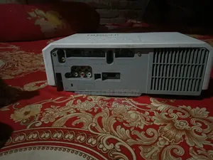 হিটাচি প্রজেক্টর