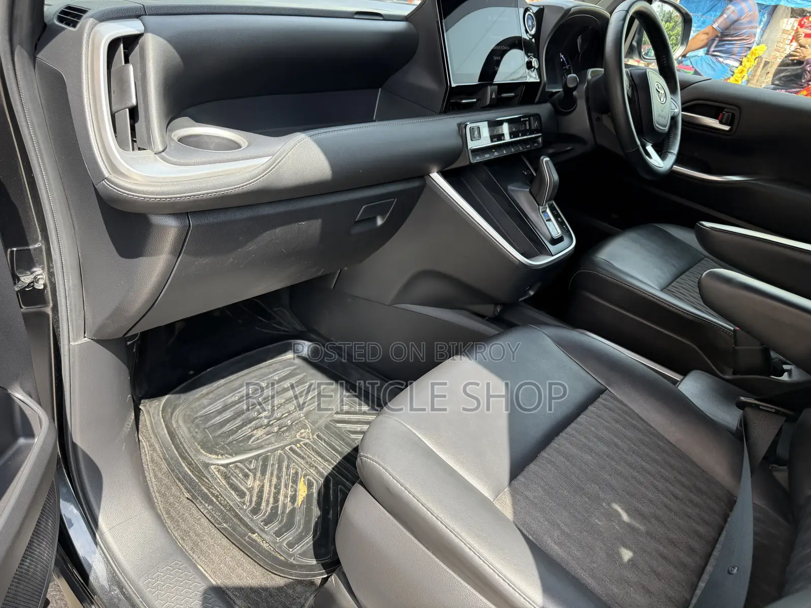 Toyota Noah 2023 Black