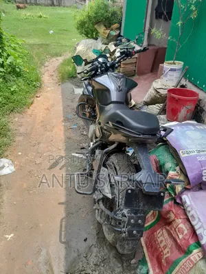 হিরো এক্সট্রিম ১২৫আর ২০২৫ কালো
