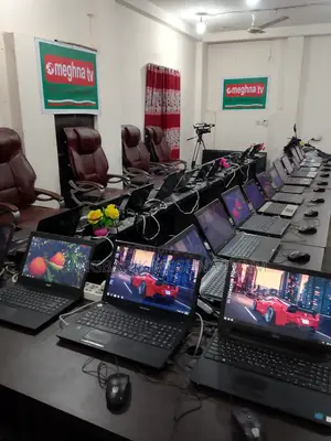 ল্যাপটপ আসুস ৩ জিবি রেম ইন্টেল এসএসডি ২৫৬ জিবি
