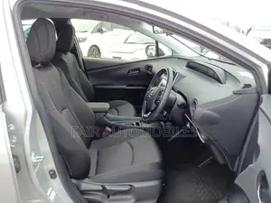 Toyota Prius 2021 Silver