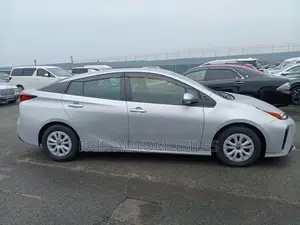 Toyota Prius 2021 Silver