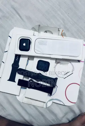 Apple Watch SE3 (44mm) | 100% Battery Health | Official Warranty |