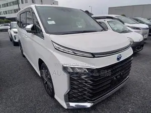 Toyota Voxy 2022 Pearl