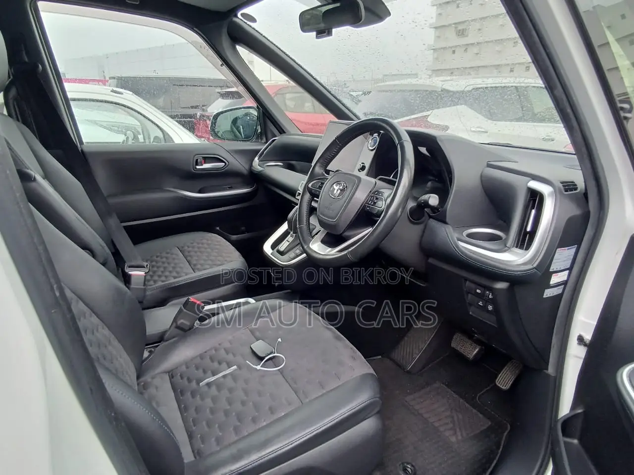 Toyota Voxy 2022 Pearl