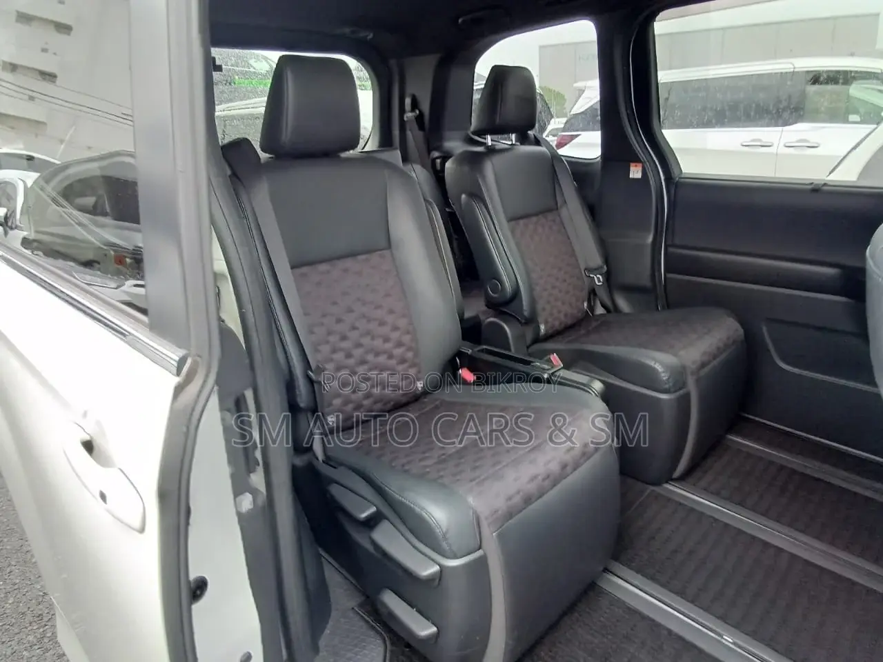 Toyota Voxy 2022 Pearl