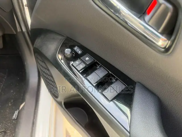 Toyota Prius 2021 White