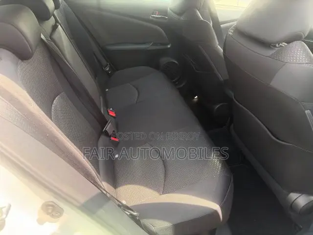 Toyota Prius 2021 White