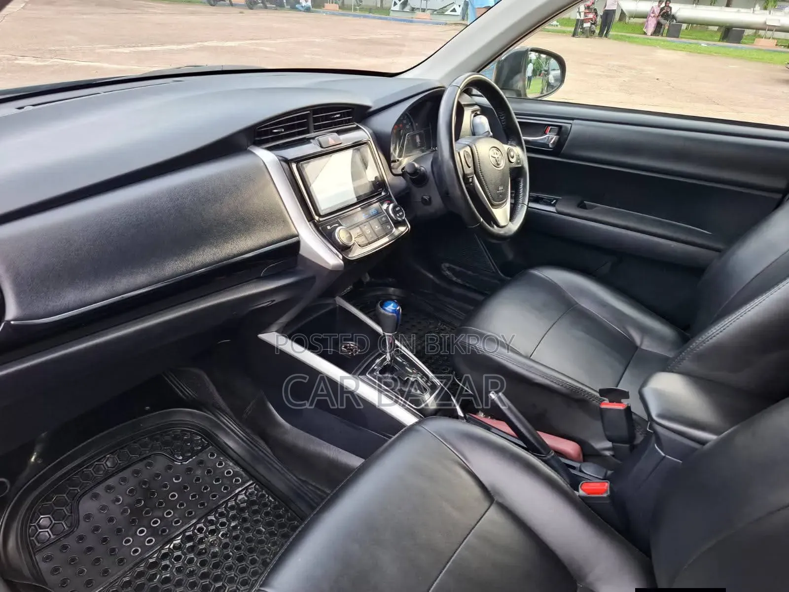 Toyota Corolla Fielder 1.5 Hybrid FWD 2018 Black