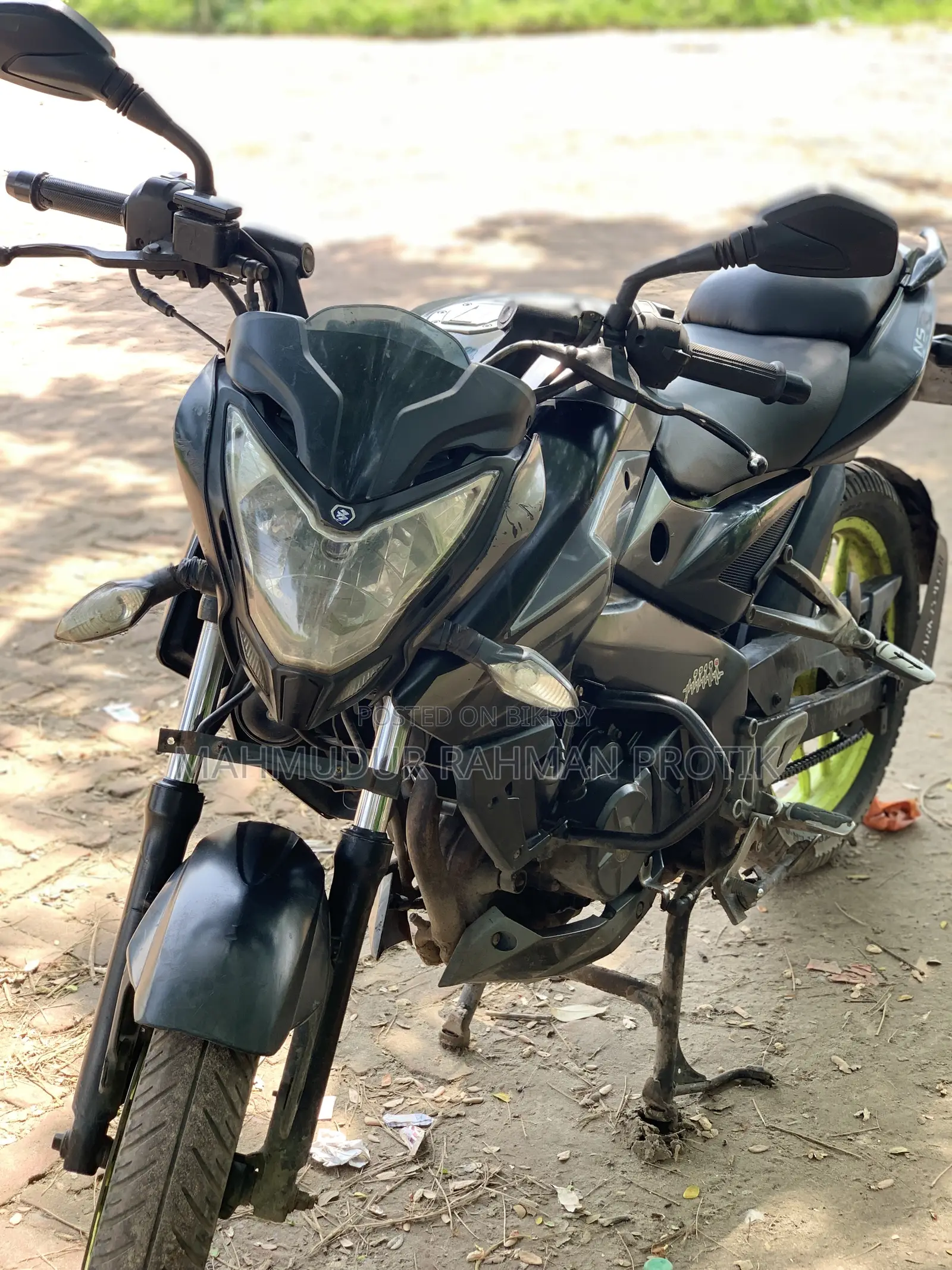 বাজাজ পালসার এনএস ১৬০ ২০১৮ গ্রে