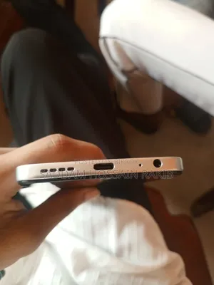Infinix Hot 60i 128 GB Silver
