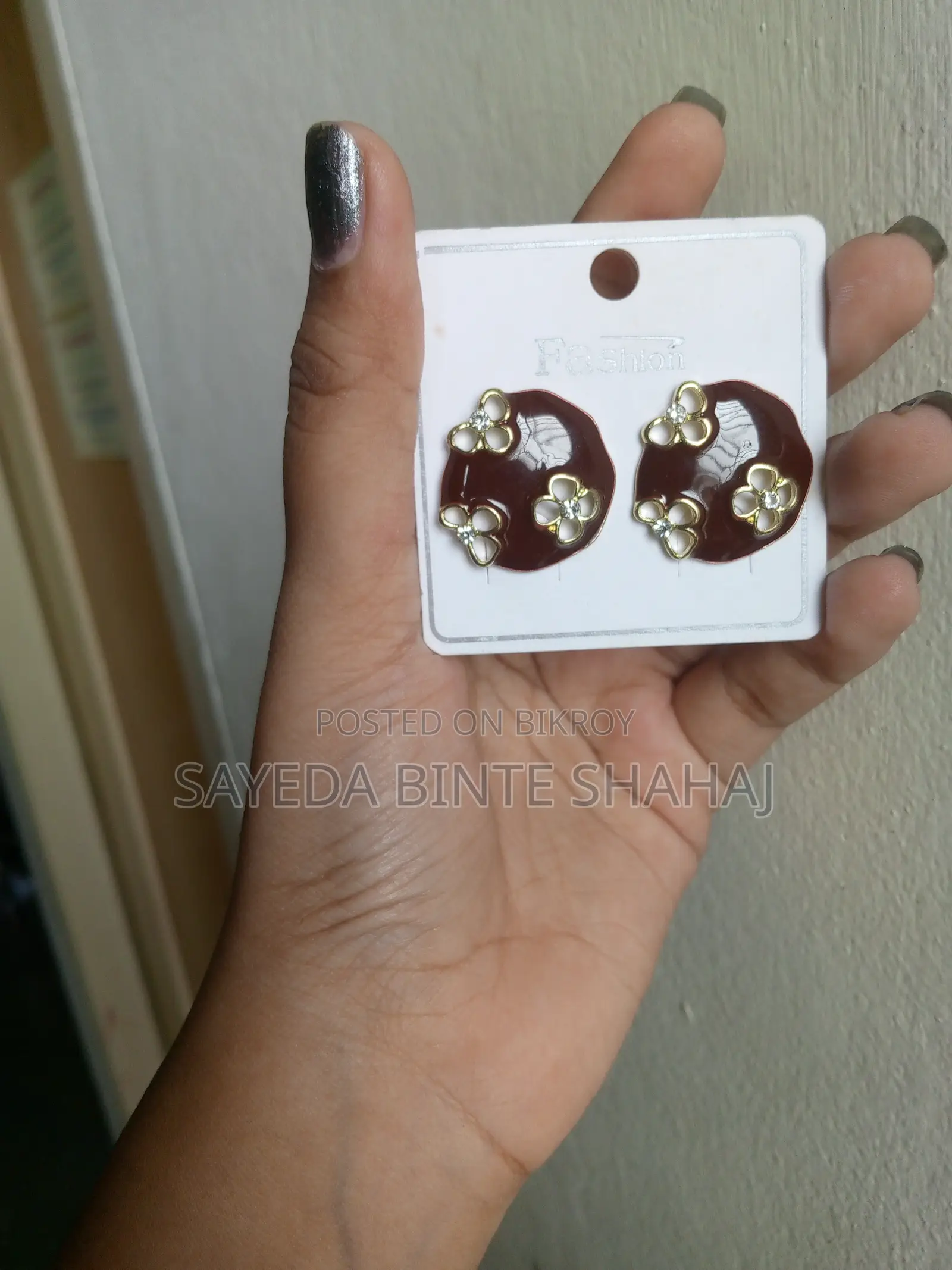 China Earring. Full Fresh Condition.