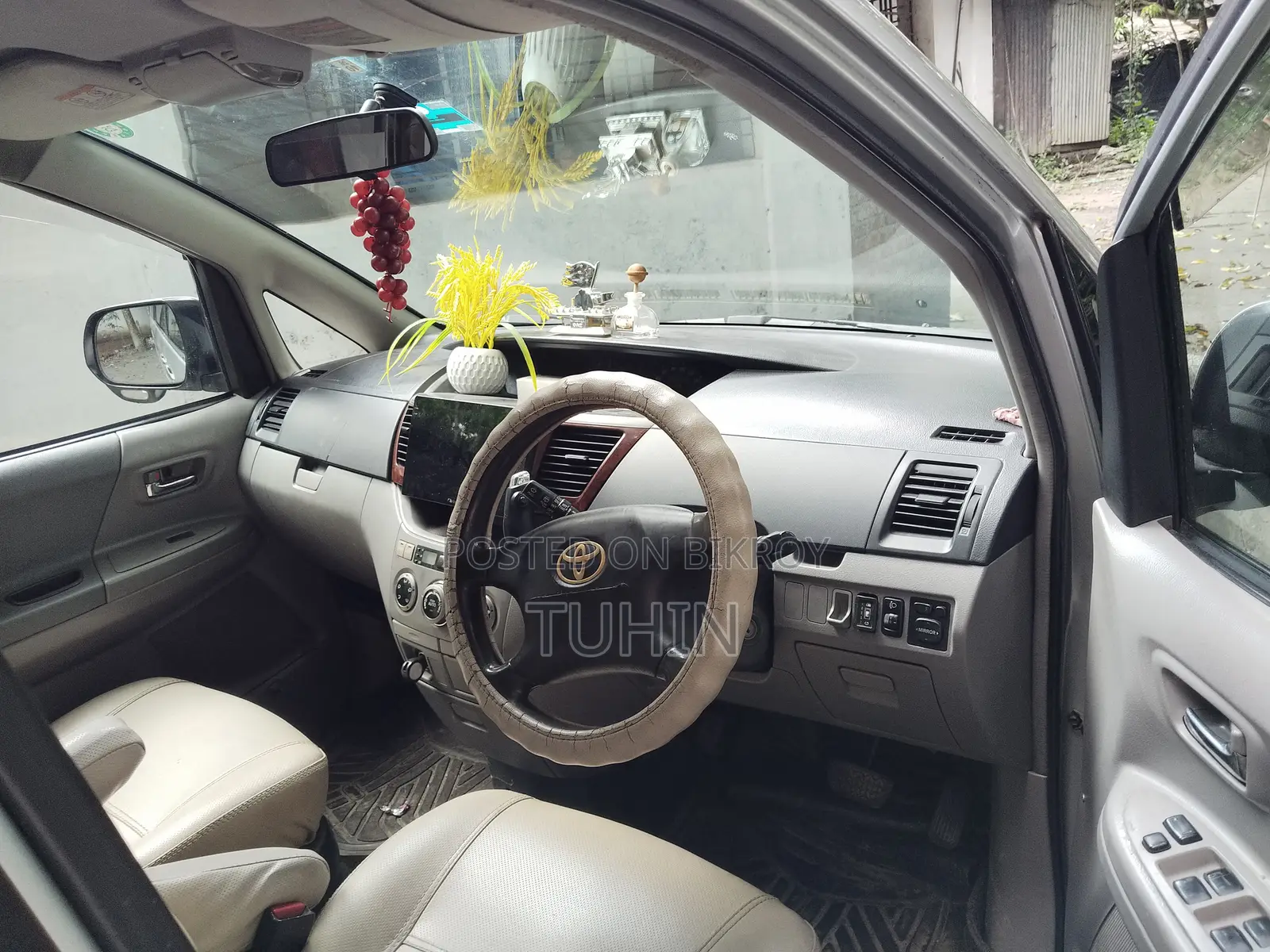 Toyota Noah 2.0 Four-wheel Drive (8 Seater) 2003 Silver