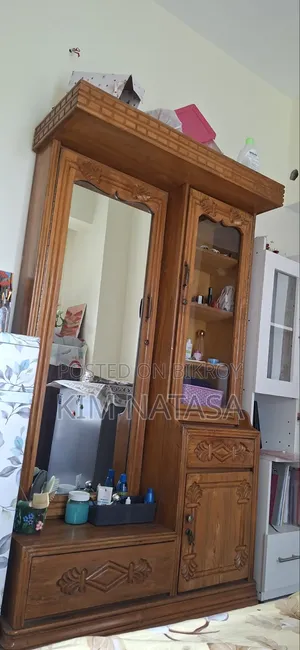 সেগুন কাঠের ড্রেসিং টেবিল