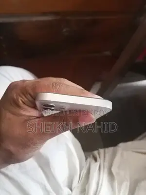 অ্যাপল আইফোন ১২ ১২৮ জিবি হোয়াইট