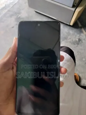 রিয়েলমি ১২ ১২৮ জিবি