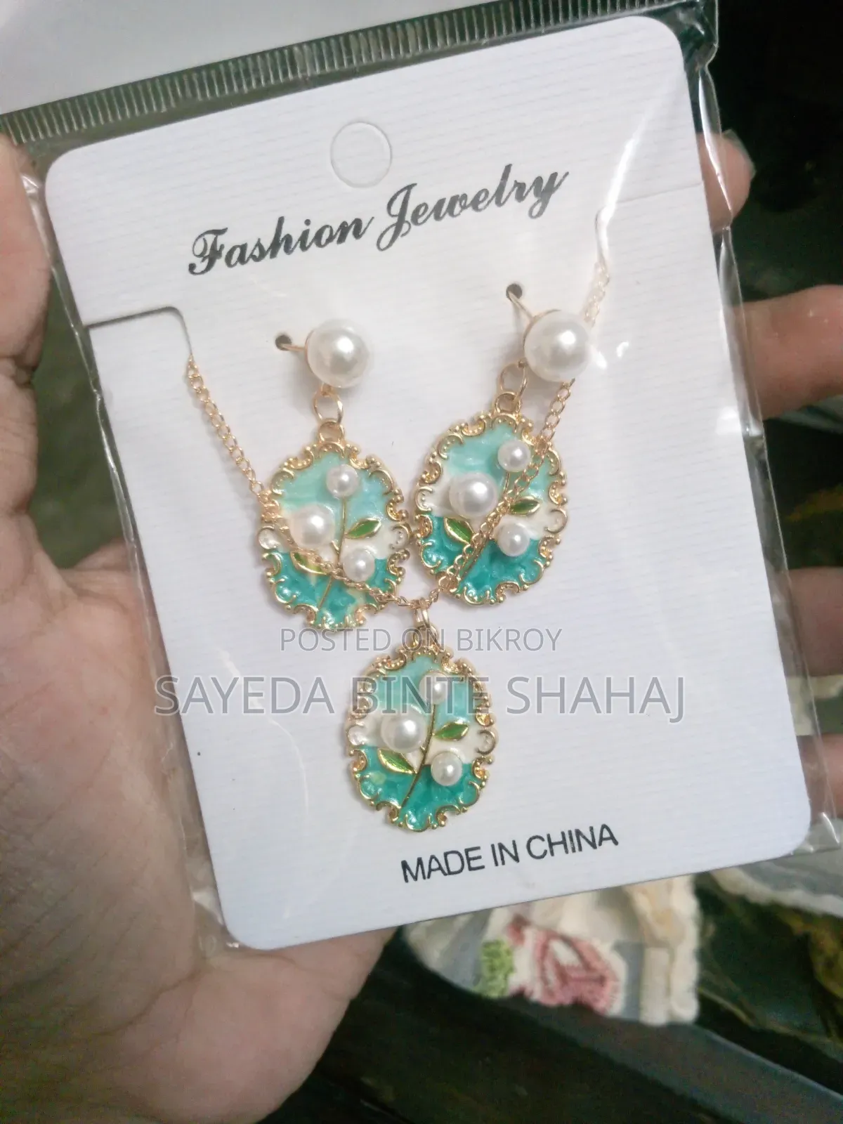 Pendant Set. Viral Collection