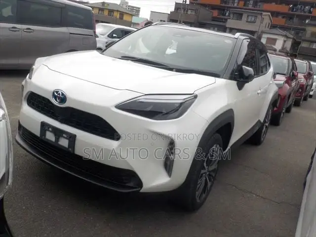 টয়োটা ইয়ারিস ক্রস ২০২১ পার্ল