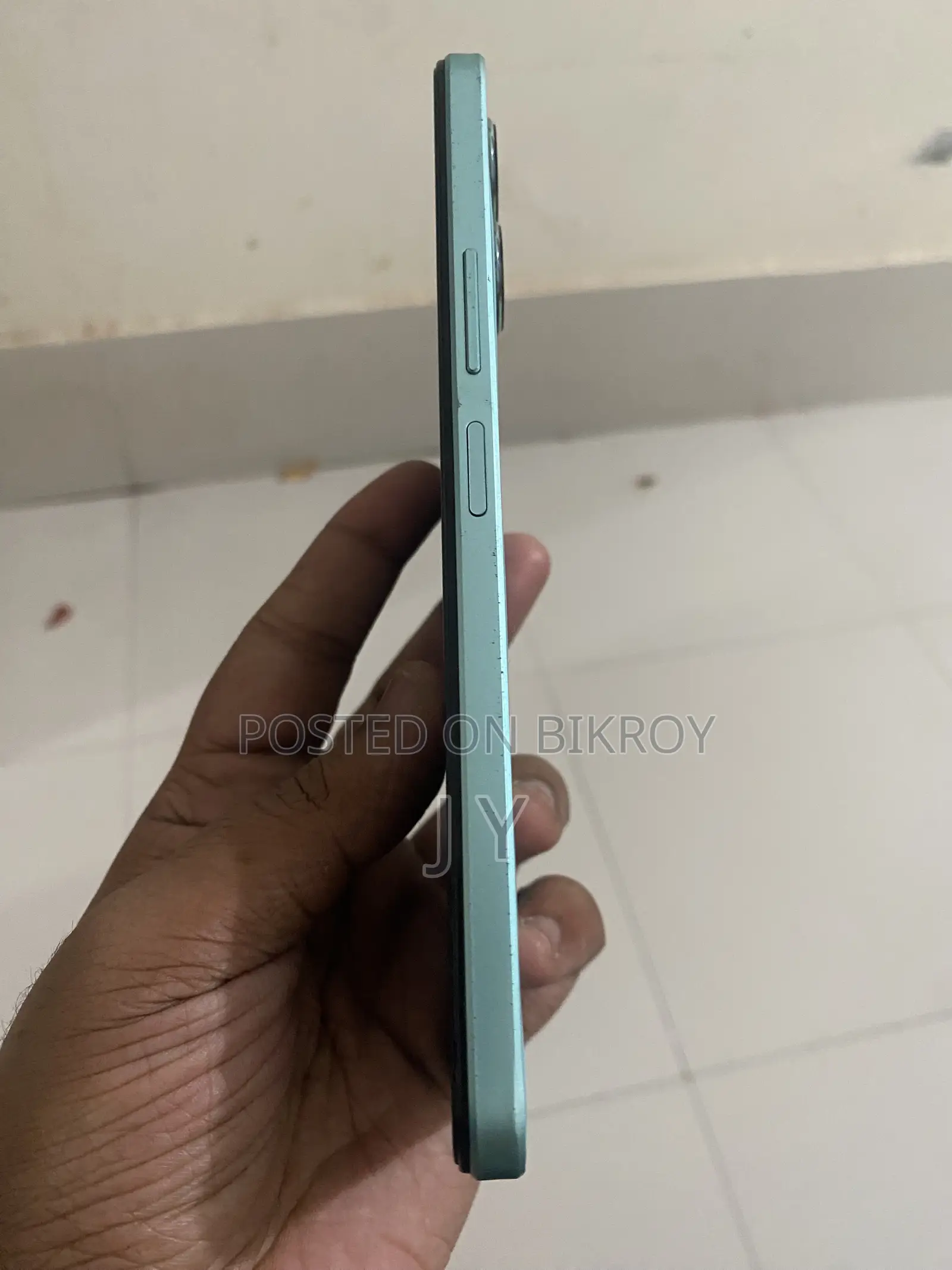 Vivo Y28 128 GB Blue