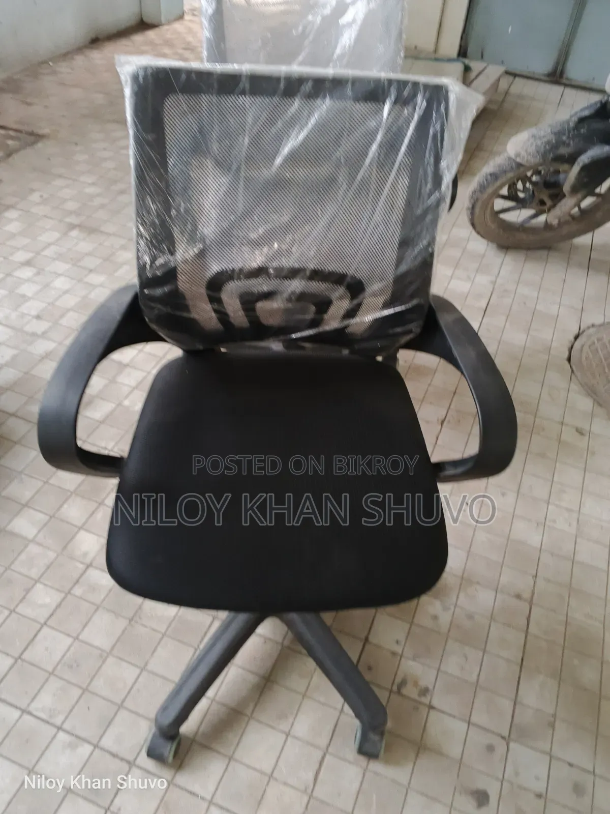 অফিস ও হোম অফিসের জন্য ব্যবহার উপযোগী চেয়ার বিক্রয়