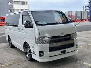 Toyota HiAce 2022