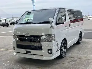Toyota HiAce 2022