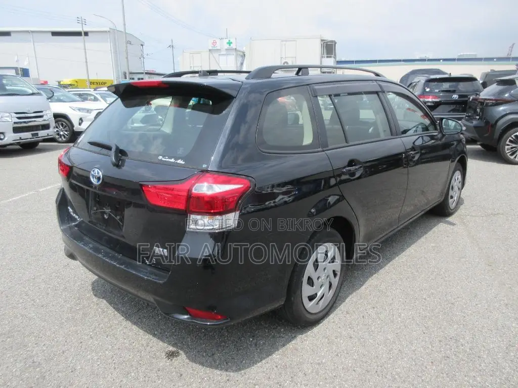 Toyota Corolla Fielder 2021 Black