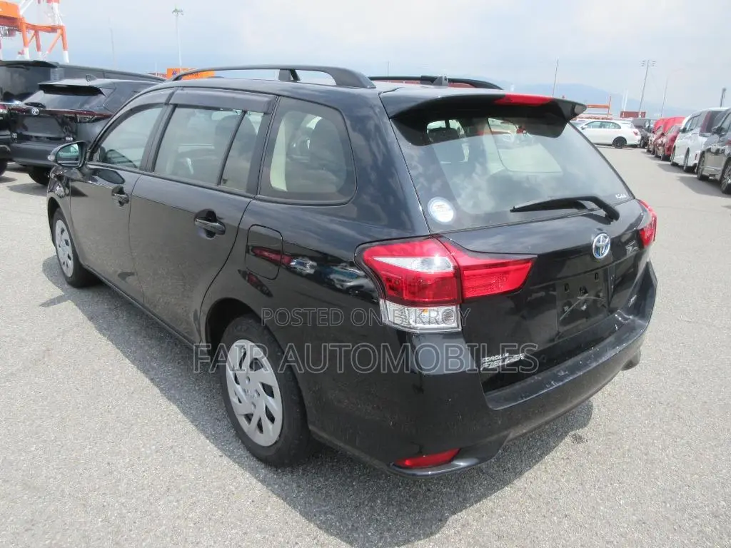 Toyota Corolla Fielder 2021 Black