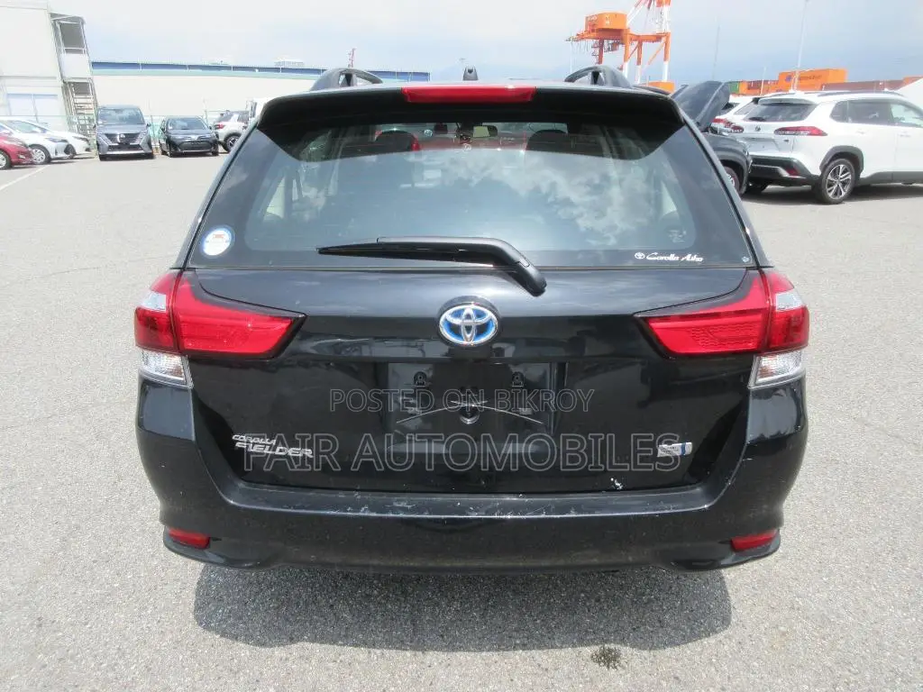 Toyota Corolla Fielder 2021 Black