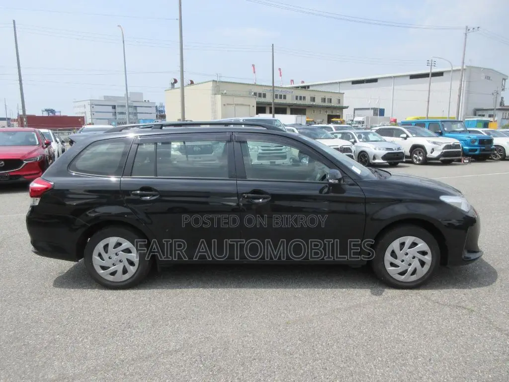 Toyota Corolla Fielder 2021 Black