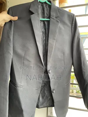 একটি কোর্ট বিক্রি হবে